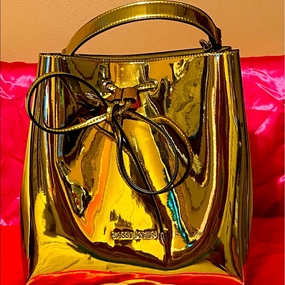 Sassy Jones Gold Emma.